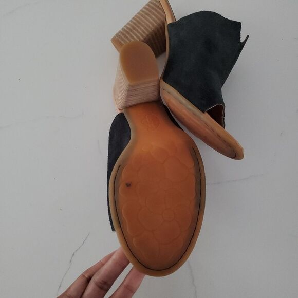 Born Women's Sandals Size 8M Black Suede Mules Block Heel Slip-On Boho Casual - Picture 8 of 9